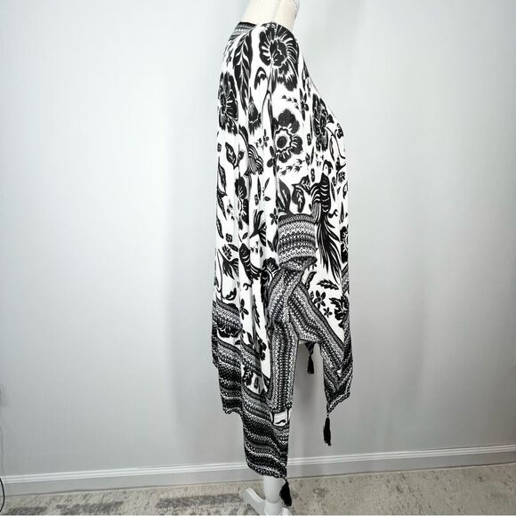 Vince Camuto Tropical Bird Floral Wrap Kimono With Tassels OSFM - Picture 5 of 8